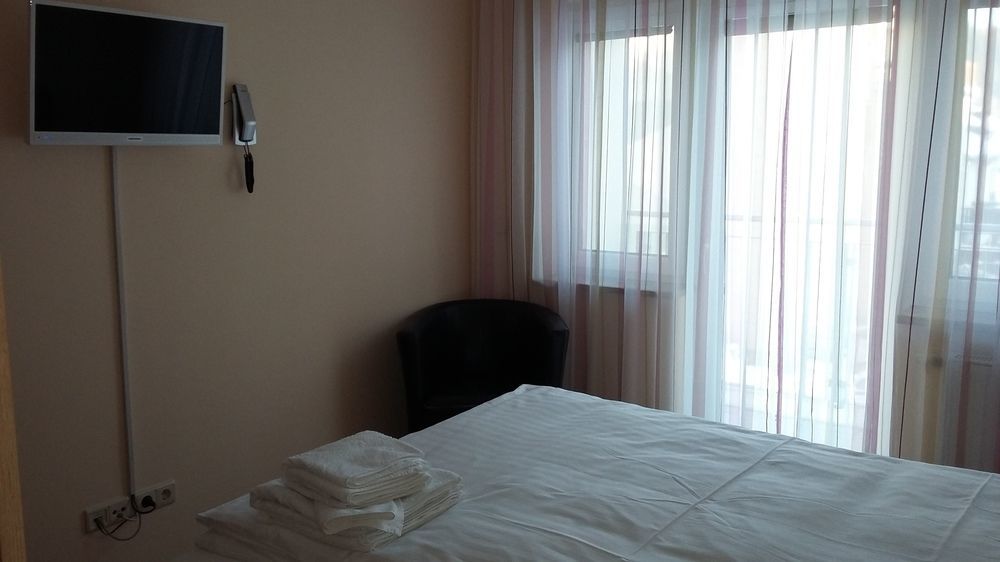 Hotel - Pension Vesta Бад-Эльстер Экстерьер фото