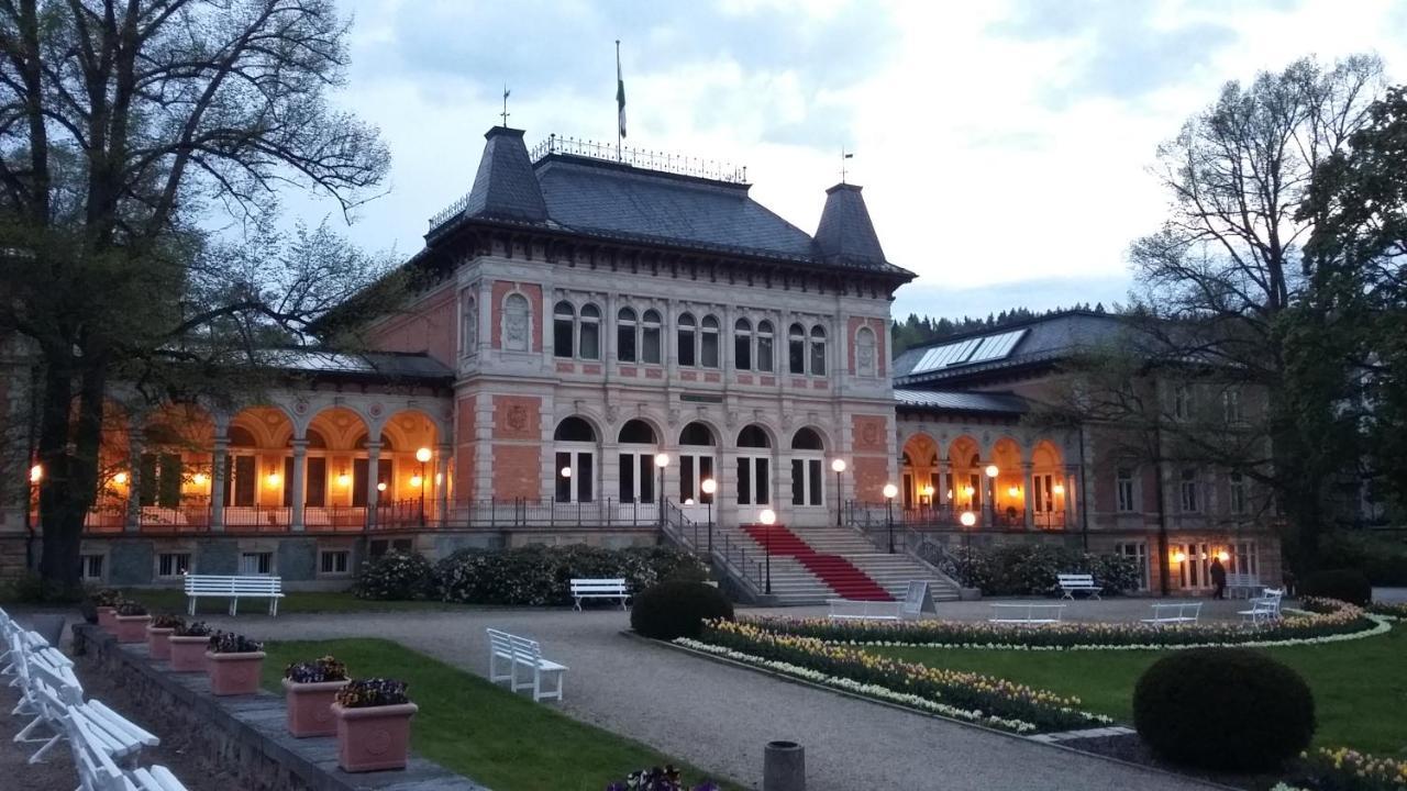 Hotel - Pension Vesta Бад-Эльстер Экстерьер фото
